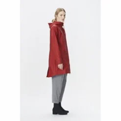 Imperméable RAINS Firn Jacket Scarlet -Teva Boutique 5 Firn Jacket Scarlet Front model woman 2